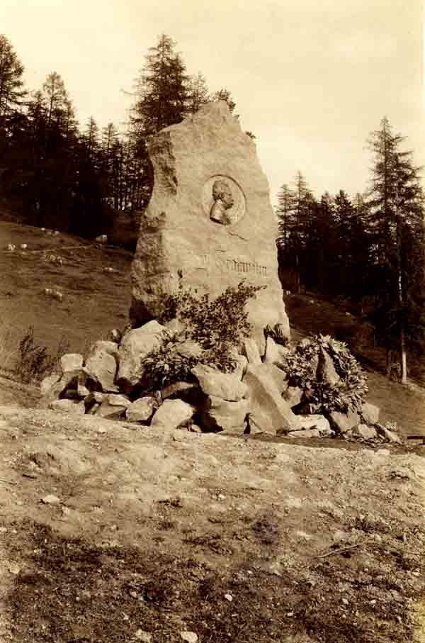 Monument to Paul Grohmann - photo E. Terschak